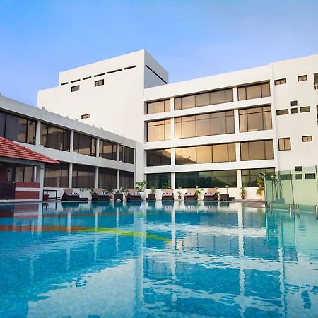 The Sunway Manor Pondicherry Exterior foto
