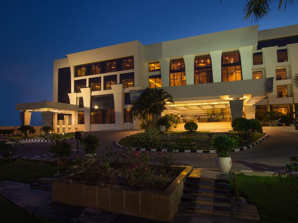 The Sunway Manor Pondicherry Exterior foto